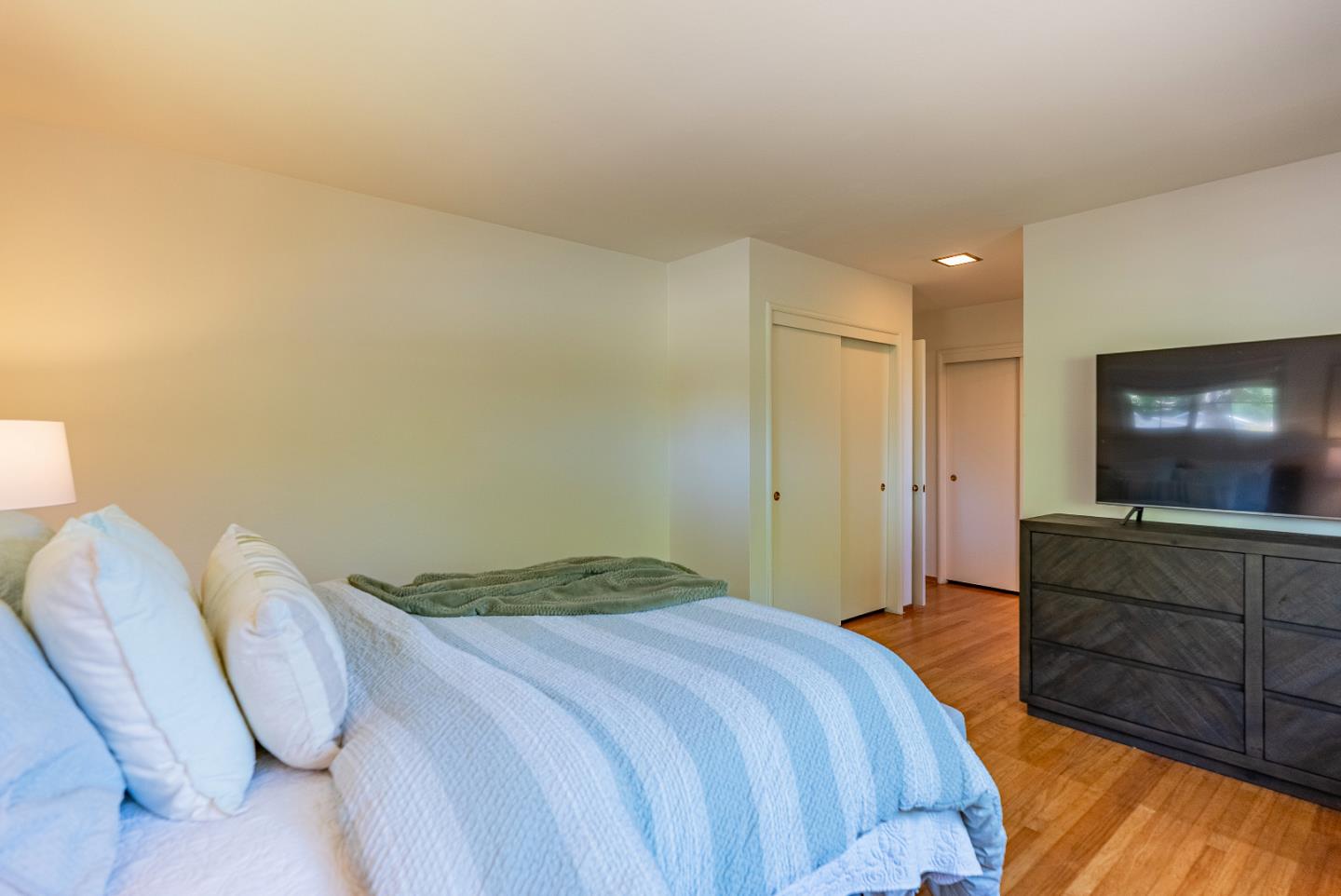 Detail Gallery Image 19 of 33 For 1531 Bedford Ave, Sunnyvale,  CA 94087 - 3 Beds | 2 Baths