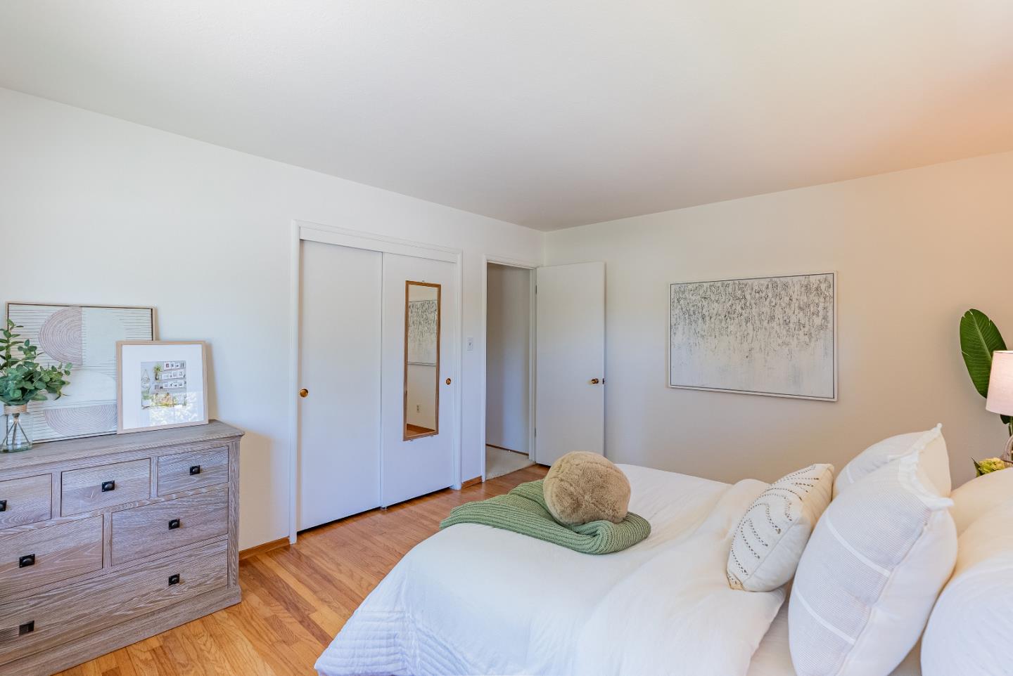 Detail Gallery Image 23 of 33 For 1531 Bedford Ave, Sunnyvale,  CA 94087 - 3 Beds | 2 Baths