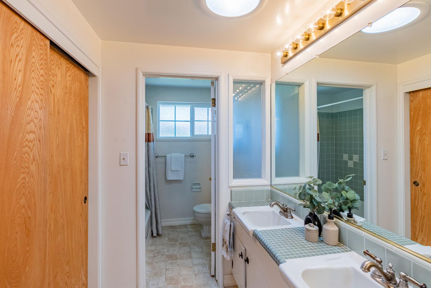 Detail Gallery Image 24 of 33 For 1531 Bedford Ave, Sunnyvale,  CA 94087 - 3 Beds | 2 Baths