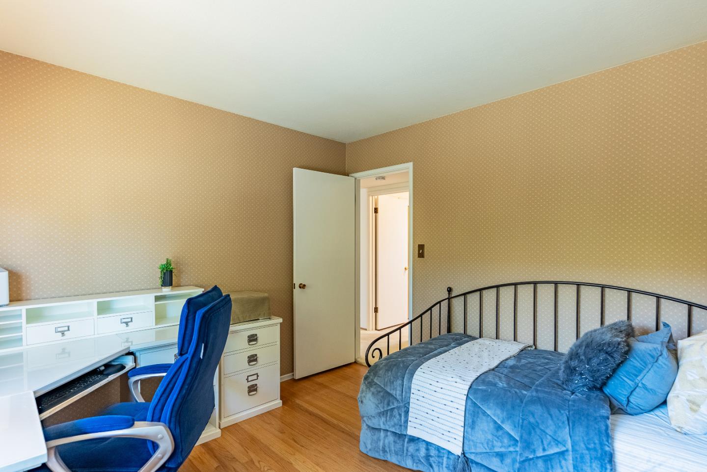 Detail Gallery Image 25 of 33 For 1531 Bedford Ave, Sunnyvale,  CA 94087 - 3 Beds | 2 Baths