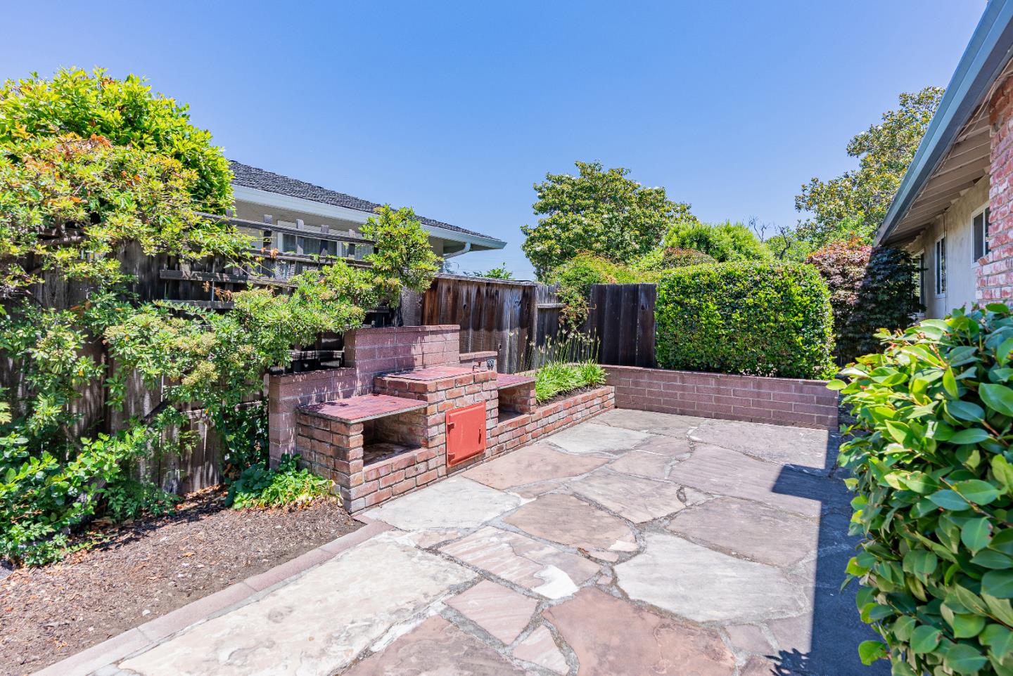 Detail Gallery Image 30 of 33 For 1531 Bedford Ave, Sunnyvale,  CA 94087 - 3 Beds | 2 Baths