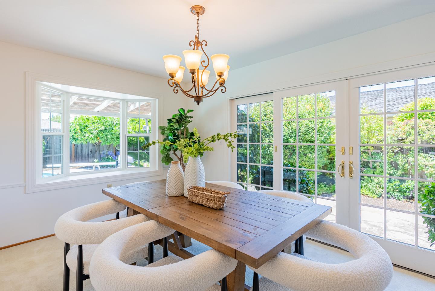 Detail Gallery Image 9 of 33 For 1531 Bedford Ave, Sunnyvale,  CA 94087 - 3 Beds | 2 Baths