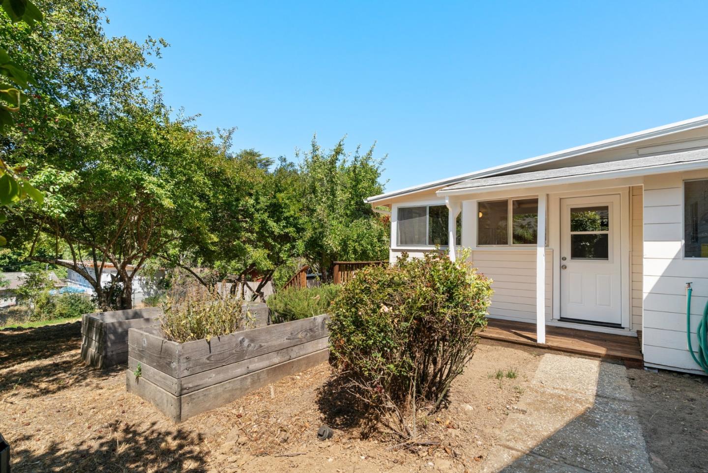 Detail Gallery Image 21 of 49 For 205/207 Apple Knoll Dr, Boulder Creek,  CA 95006 - 3 Beds | 3 Baths