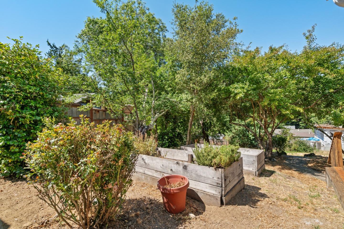 Detail Gallery Image 24 of 49 For 205/207 Apple Knoll Dr, Boulder Creek,  CA 95006 - 3 Beds | 3 Baths