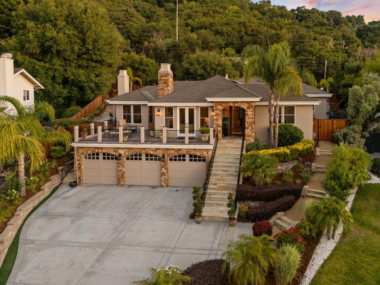 Detail Gallery Image 2 of 71 For 129 Dover St, Los Gatos,  CA 95032 - 5 Beds | 3/2 Baths
