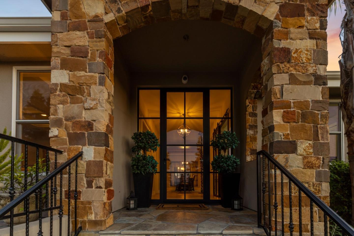 Detail Gallery Image 5 of 71 For 129 Dover St, Los Gatos,  CA 95032 - 5 Beds | 3/2 Baths