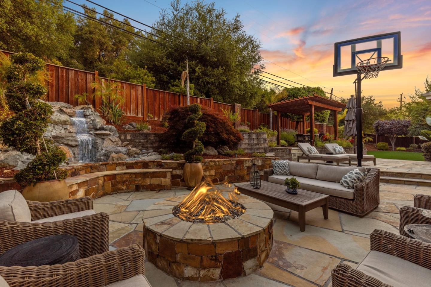 Detail Gallery Image 7 of 71 For 129 Dover St, Los Gatos,  CA 95032 - 5 Beds | 3/2 Baths