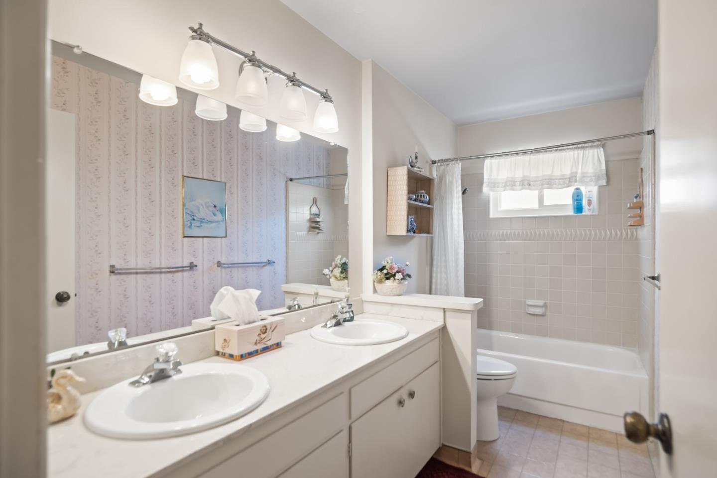 Detail Gallery Image 17 of 23 For 152 Jacinto Way, Sunnyvale,  CA 94086 - 3 Beds | 2 Baths