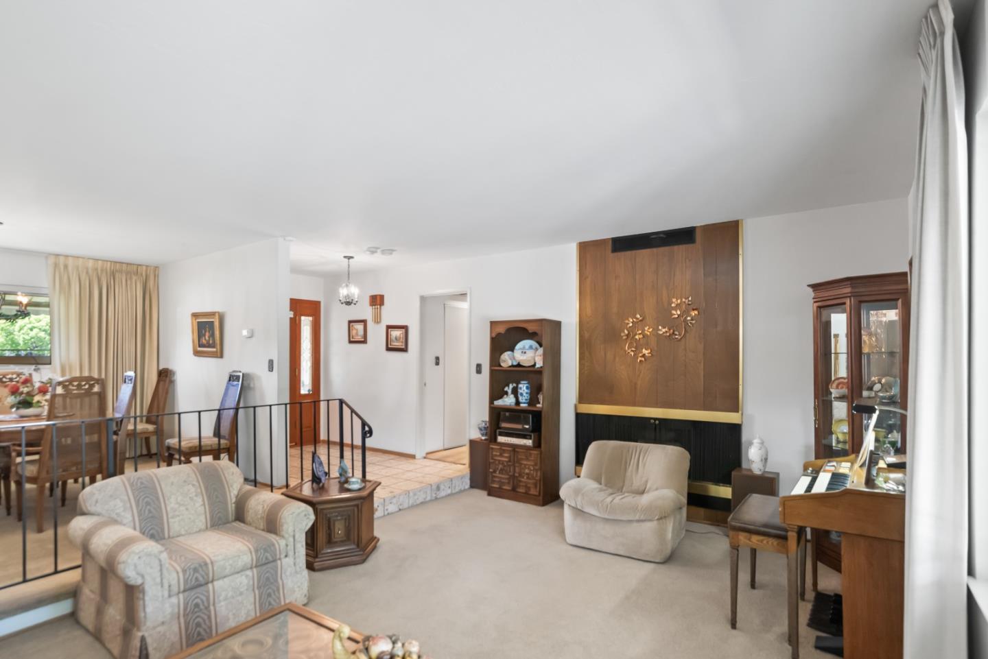 Detail Gallery Image 4 of 23 For 152 Jacinto Way, Sunnyvale,  CA 94086 - 3 Beds | 2 Baths