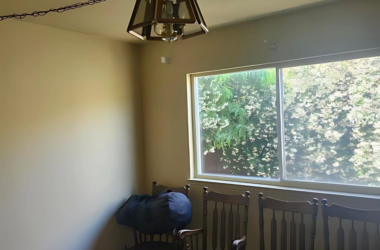 Detail Gallery Image 5 of 23 For 490 South Ct, Dixon,  CA 95620 - 4 Beds | 2 Baths