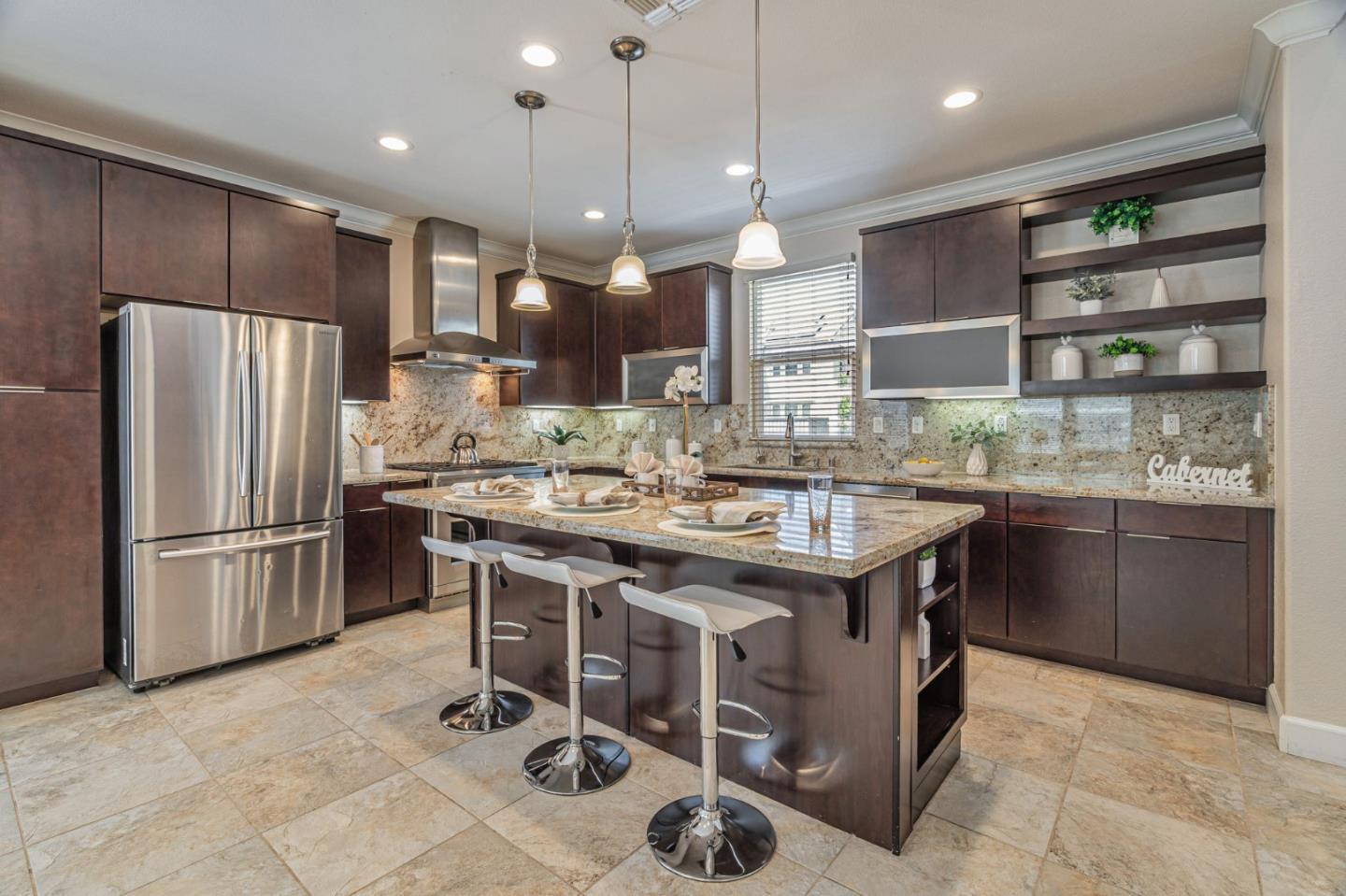 Detail Gallery Image 10 of 61 For 6083 Golden Vista Dr, San Jose,  CA 95123 - 3 Beds | 2/1 Baths