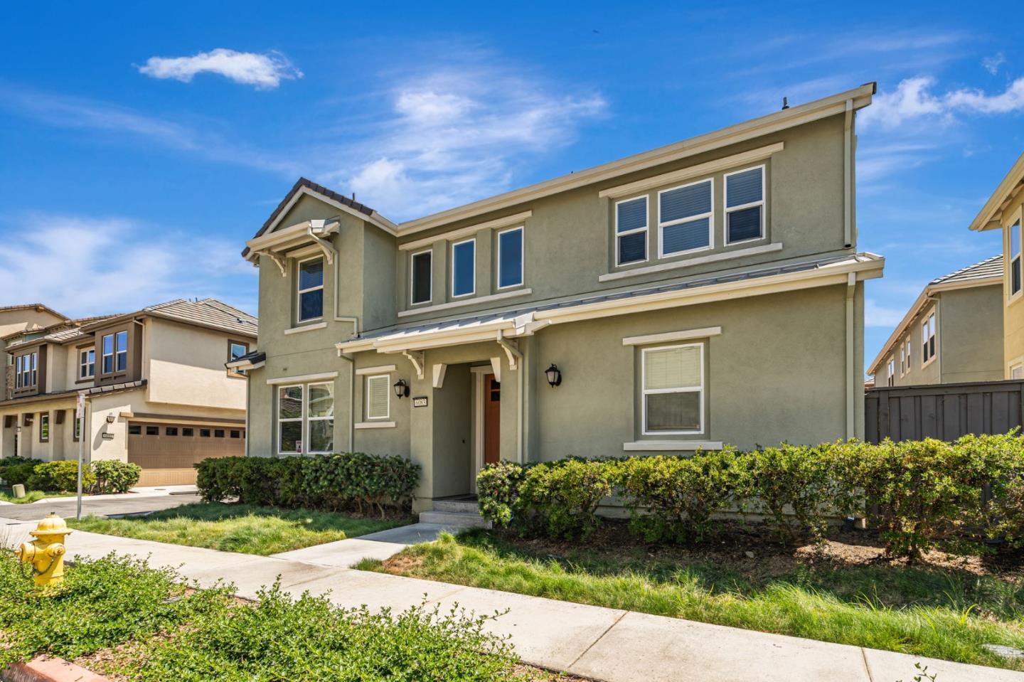 Detail Gallery Image 3 of 61 For 6083 Golden Vista Dr, San Jose,  CA 95123 - 3 Beds | 2/1 Baths