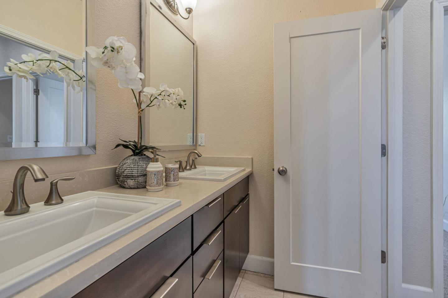 Detail Gallery Image 31 of 61 For 6083 Golden Vista Dr, San Jose,  CA 95123 - 3 Beds | 2/1 Baths