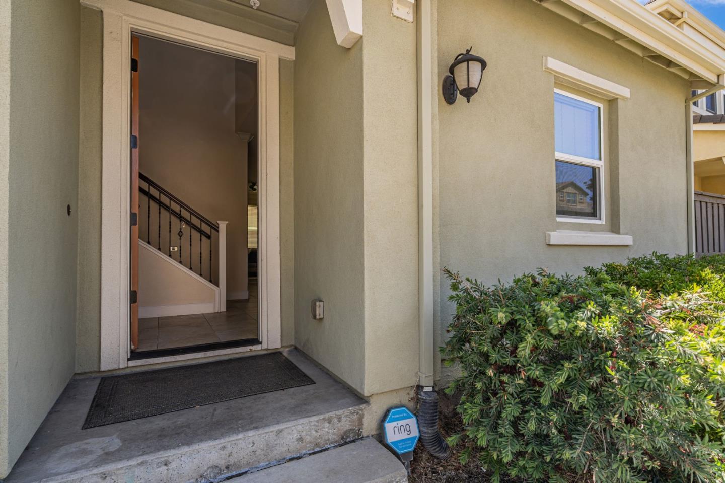 Detail Gallery Image 4 of 61 For 6083 Golden Vista Dr, San Jose,  CA 95123 - 3 Beds | 2/1 Baths