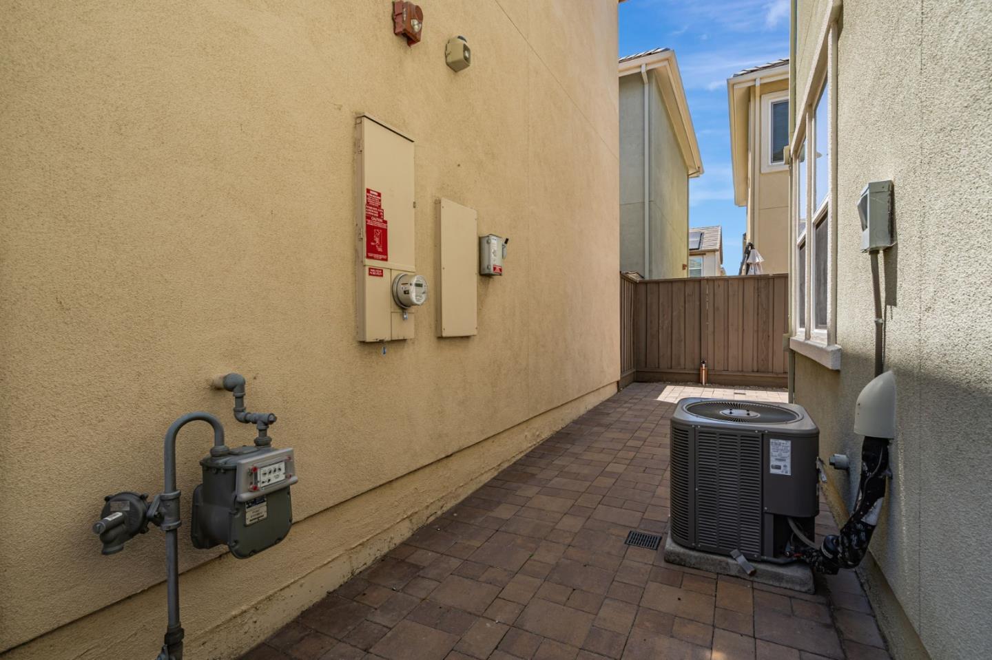 Detail Gallery Image 42 of 61 For 6083 Golden Vista Dr, San Jose,  CA 95123 - 3 Beds | 2/1 Baths