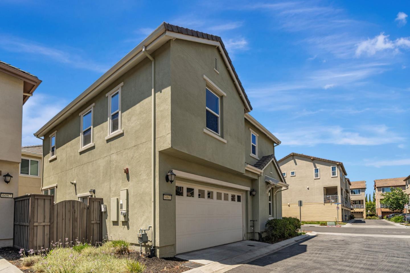 Detail Gallery Image 44 of 61 For 6083 Golden Vista Dr, San Jose,  CA 95123 - 3 Beds | 2/1 Baths