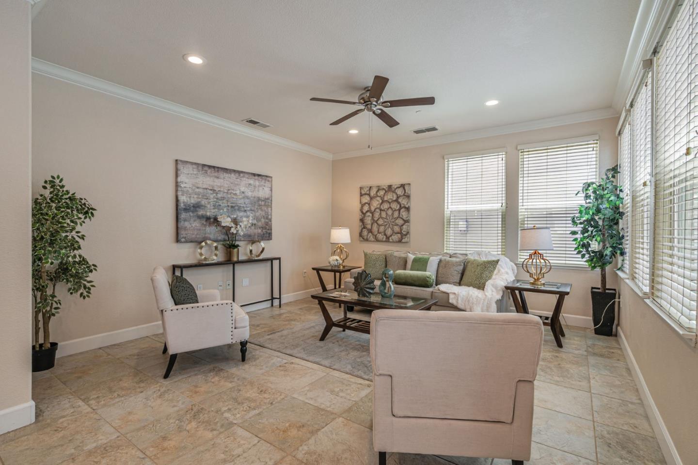 Detail Gallery Image 6 of 61 For 6083 Golden Vista Dr, San Jose,  CA 95123 - 3 Beds | 2/1 Baths