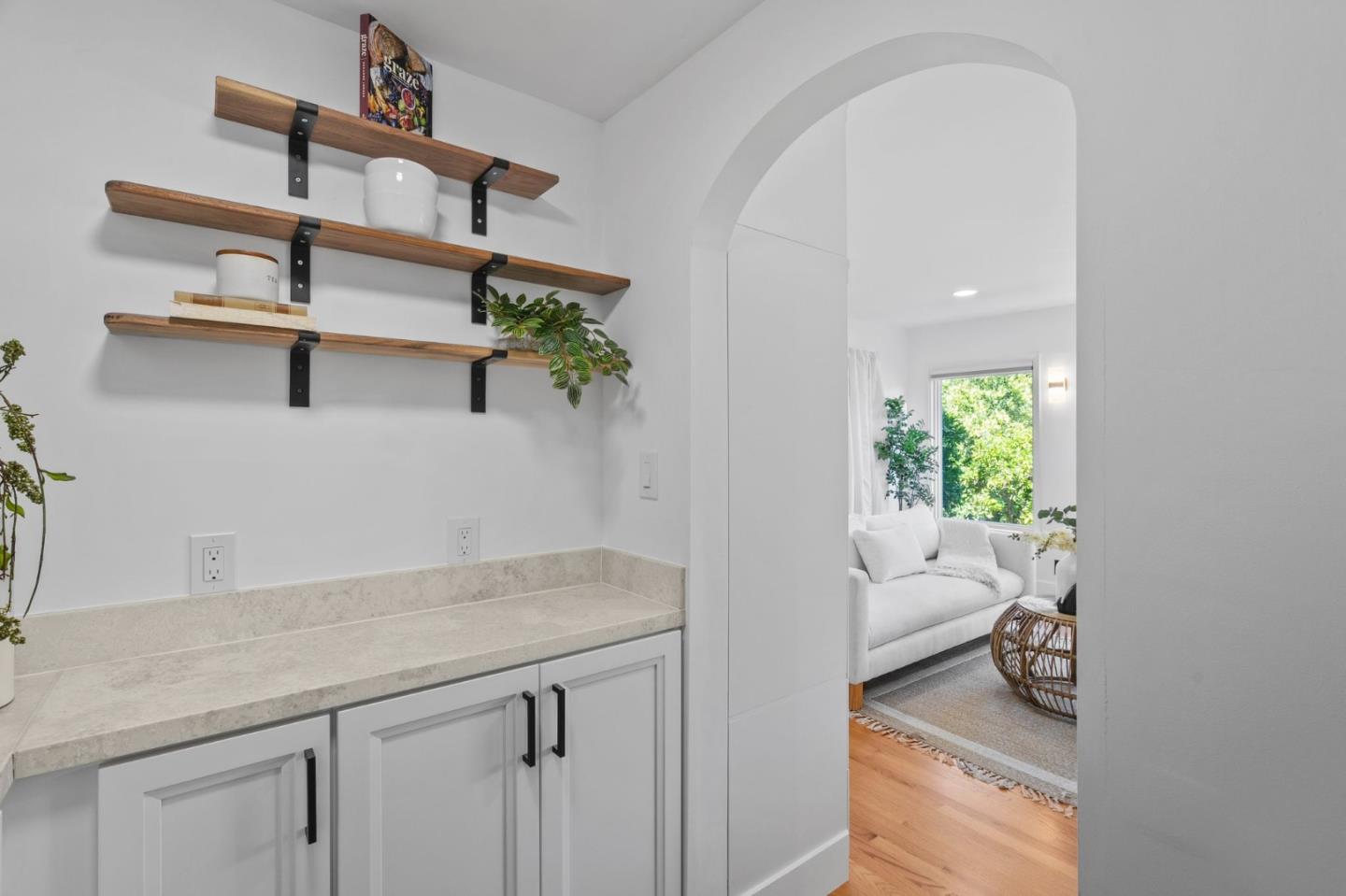 Detail Gallery Image 11 of 58 For 5957 Hosta Ln, San Jose,  CA 95124 - 4 Beds | 3/1 Baths