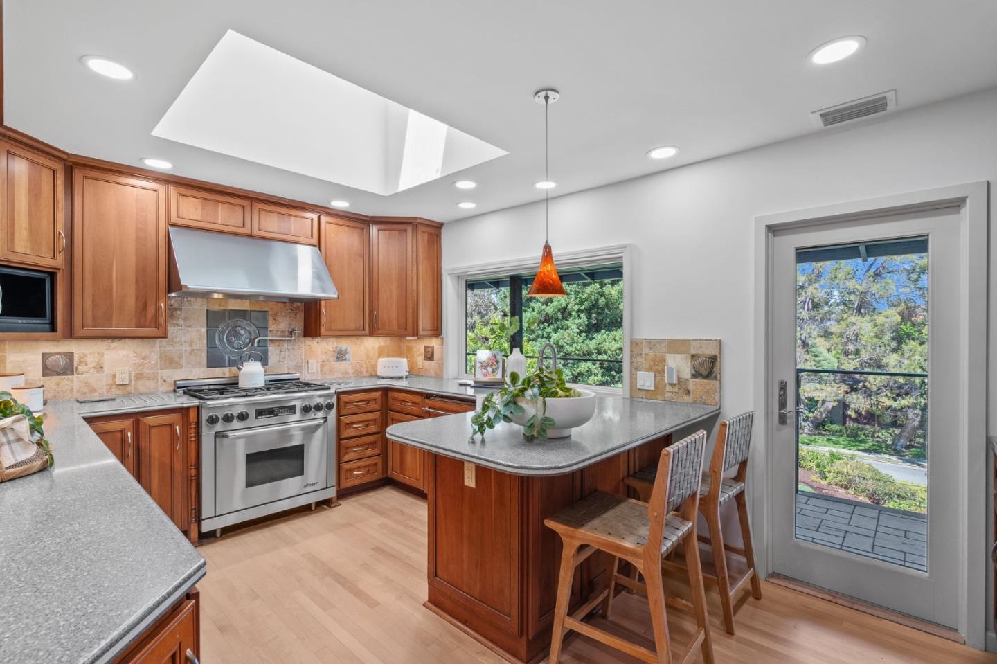 Detail Gallery Image 20 of 58 For 5957 Hosta Ln, San Jose,  CA 95124 - 4 Beds | 3/1 Baths