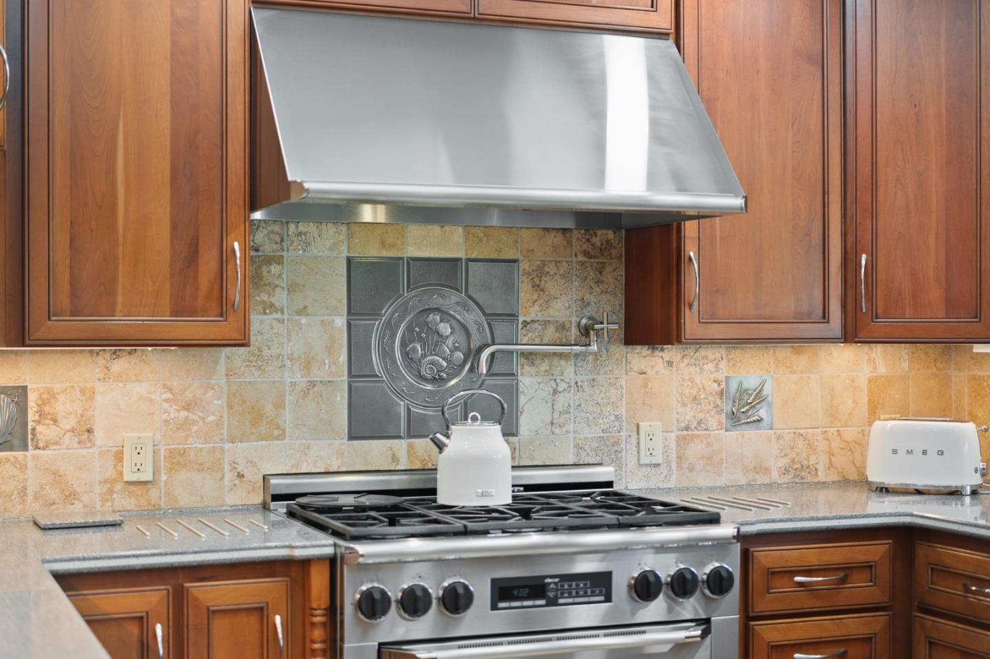 Detail Gallery Image 24 of 58 For 5957 Hosta Ln, San Jose,  CA 95124 - 4 Beds | 3/1 Baths
