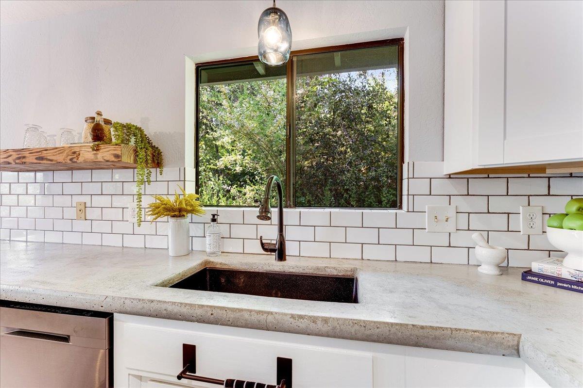 Detail Gallery Image 8 of 32 For 641 Marion Ave, Ben Lomond,  CA 95005 - 3 Beds | 2 Baths