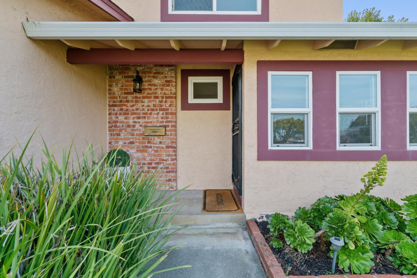 Detail Gallery Image 2 of 34 For 1420 Pinehurst Dr, San Jose,  CA 95118 - 4 Beds | 2/1 Baths