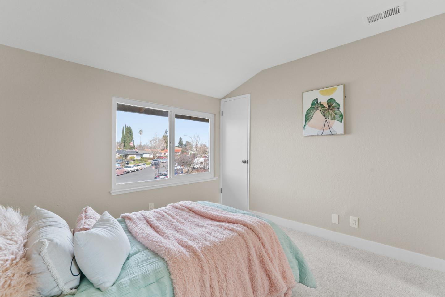 Detail Gallery Image 22 of 34 For 1420 Pinehurst Dr, San Jose,  CA 95118 - 4 Beds | 2/1 Baths