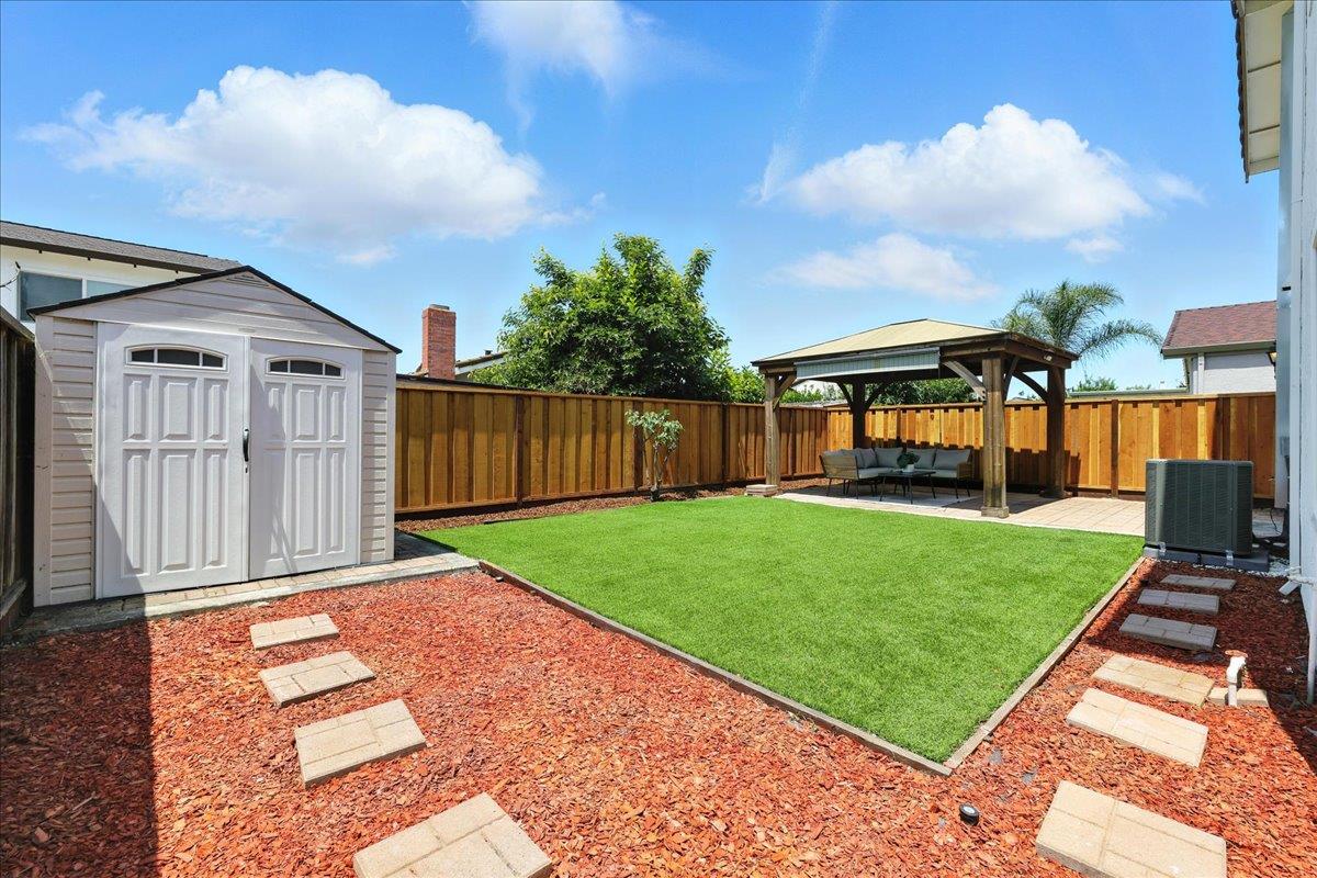 Detail Gallery Image 20 of 26 For 575 Rough and Ready Rd, San Jose,  CA 95133 - 4 Beds | 2/1 Baths
