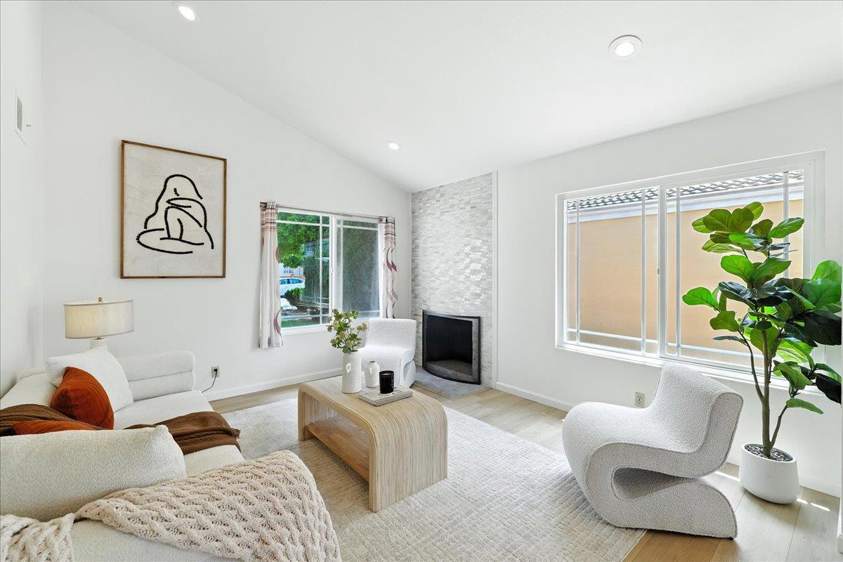 Detail Gallery Image 4 of 26 For 575 Rough and Ready Rd, San Jose,  CA 95133 - 4 Beds | 2/1 Baths