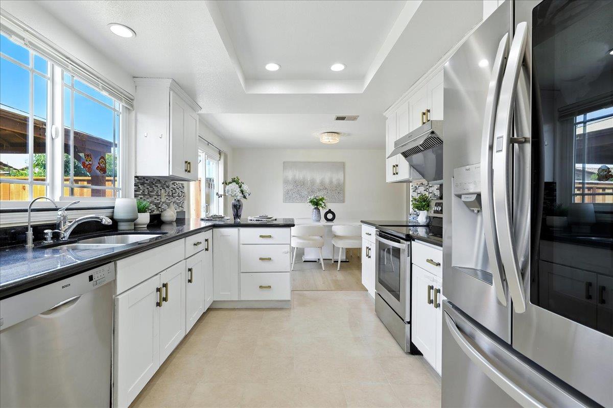 Detail Gallery Image 7 of 26 For 575 Rough and Ready Rd, San Jose,  CA 95133 - 4 Beds | 2/1 Baths