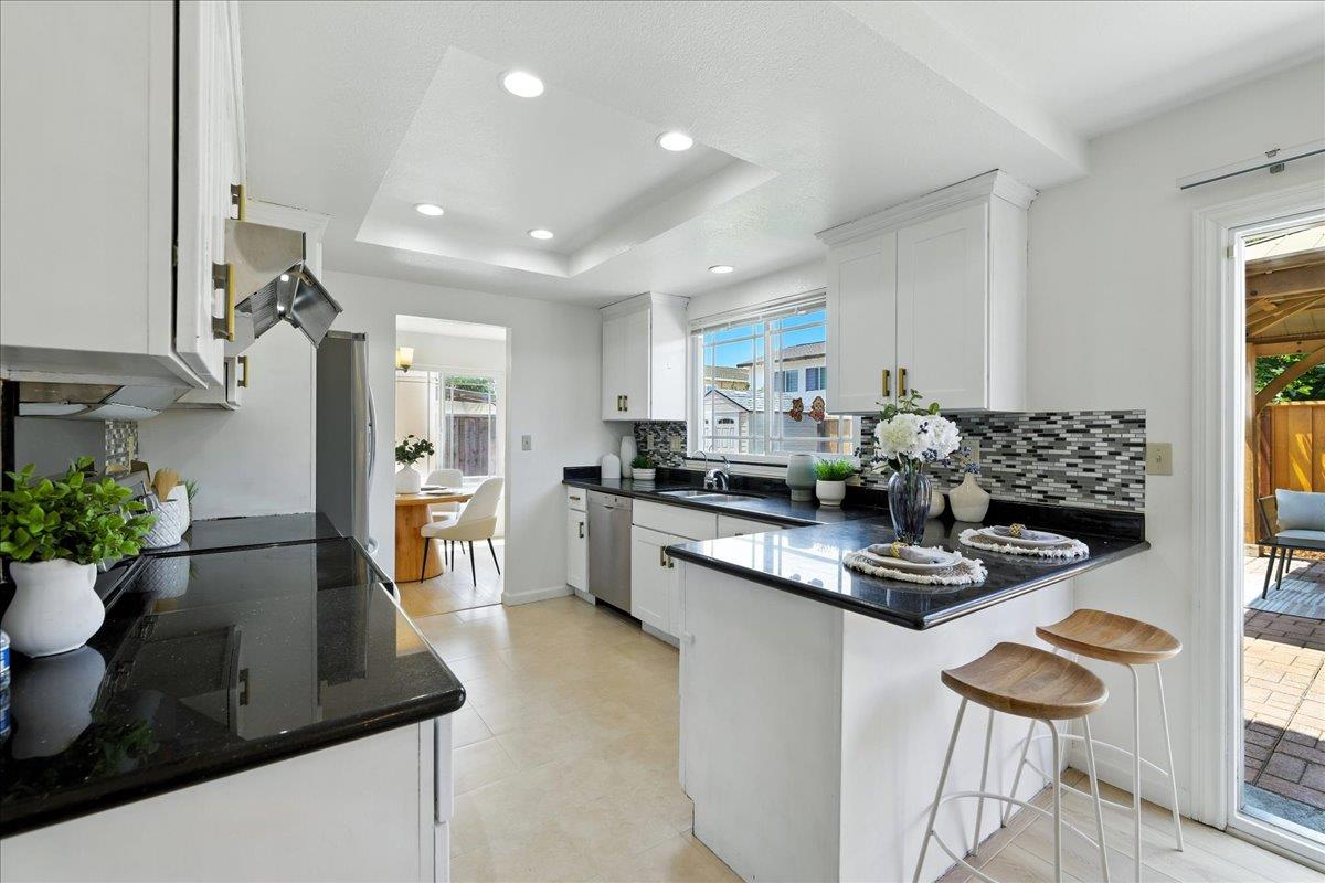Detail Gallery Image 8 of 26 For 575 Rough and Ready Rd, San Jose,  CA 95133 - 4 Beds | 2/1 Baths
