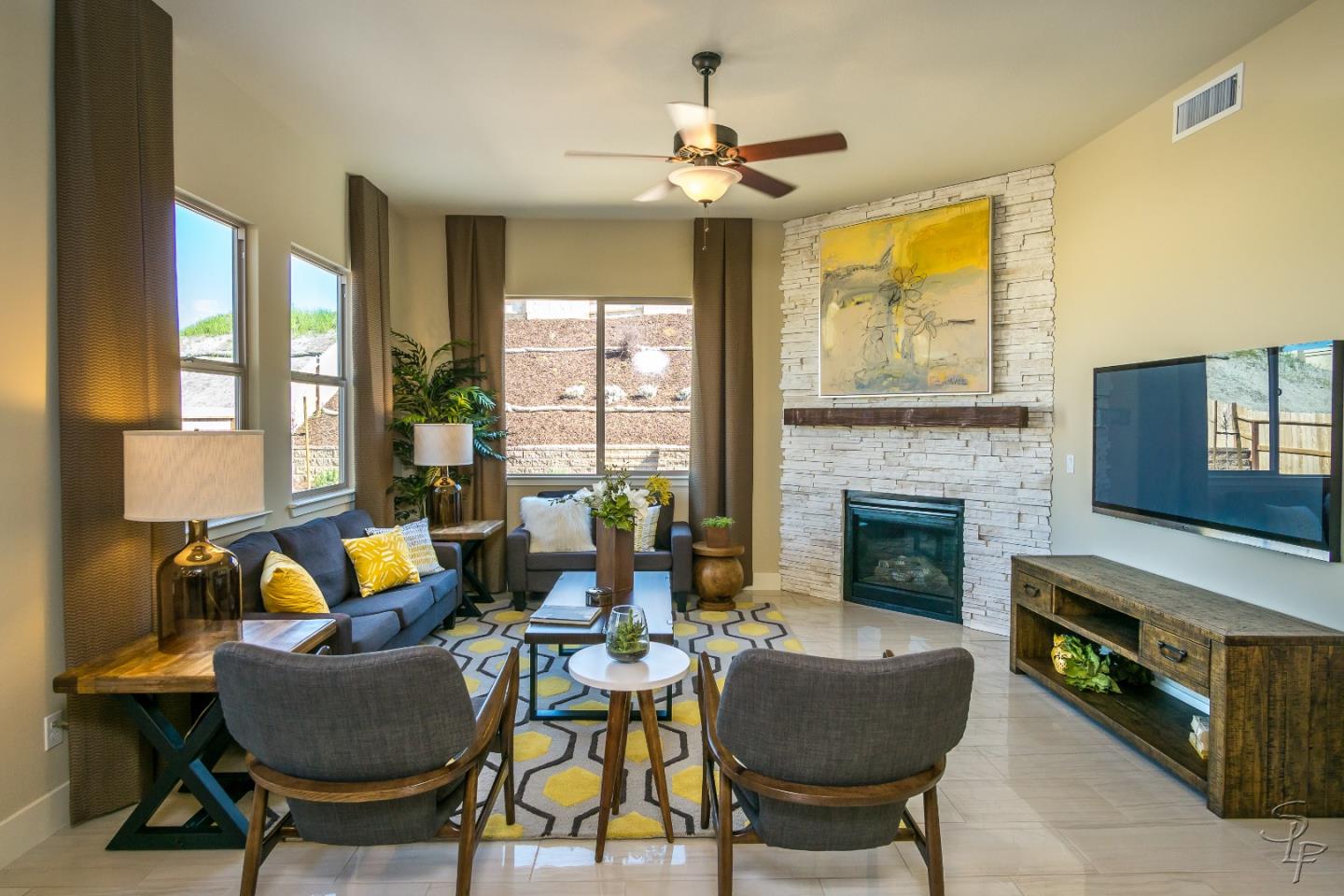 Detail Gallery Image 6 of 12 For 864 Carmelina Ct #16-6,  Hollister,  CA 95023 - 3 Beds | 2 Baths