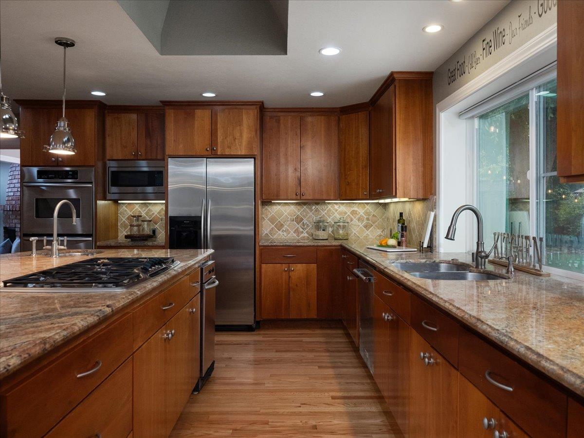 Detail Gallery Image 13 of 35 For 1128 Allston Ct, San Jose,  CA 95120 - 5 Beds | 2/1 Baths