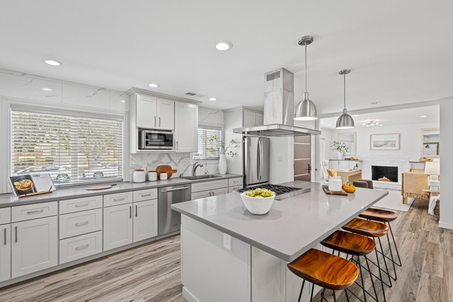Detail Gallery Image 11 of 52 For 666 Fairlane Ave, Santa Clara,  CA 95051 - 3 Beds | 2 Baths