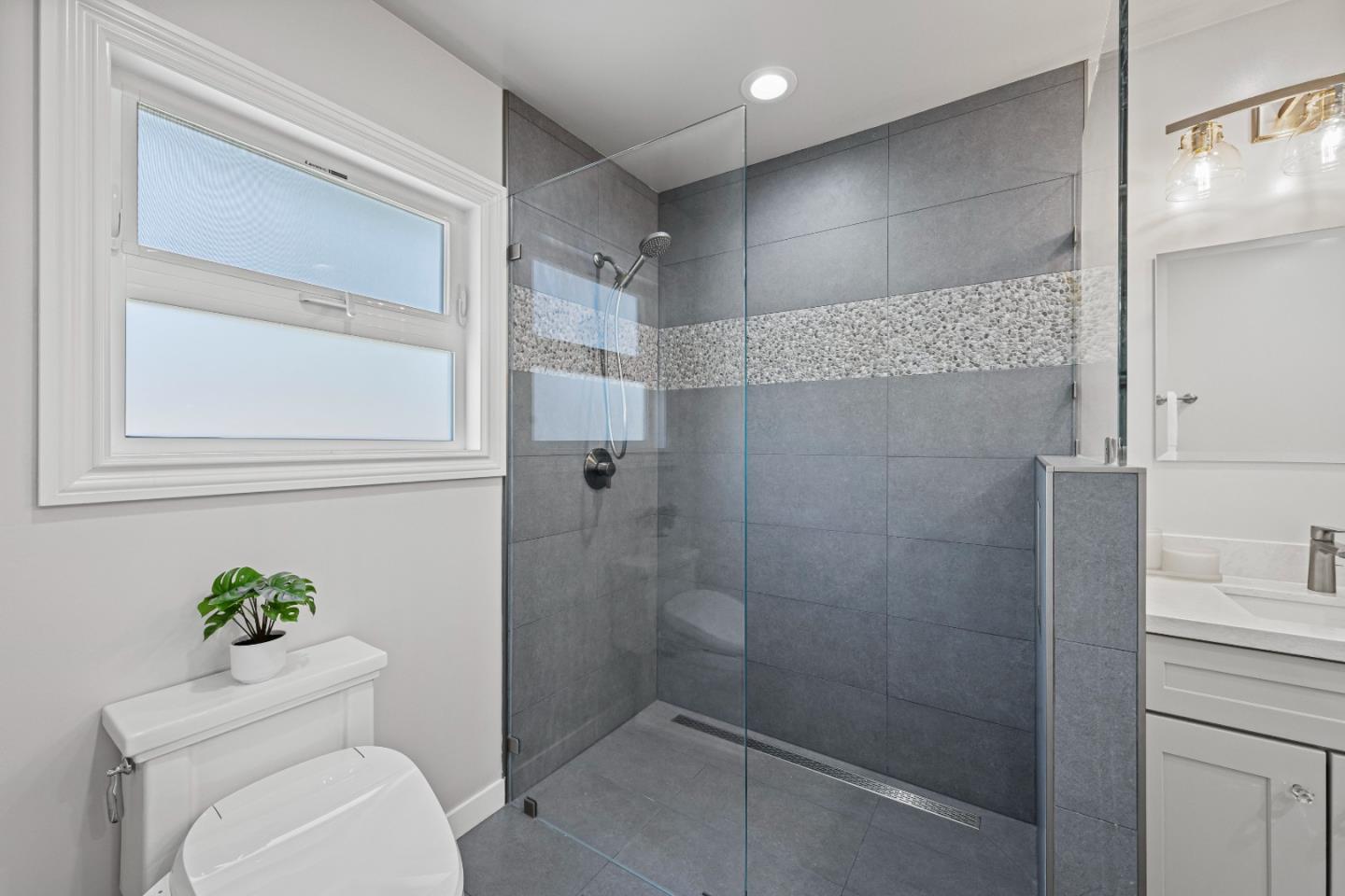 Detail Gallery Image 31 of 52 For 666 Fairlane Ave, Santa Clara,  CA 95051 - 3 Beds | 2 Baths