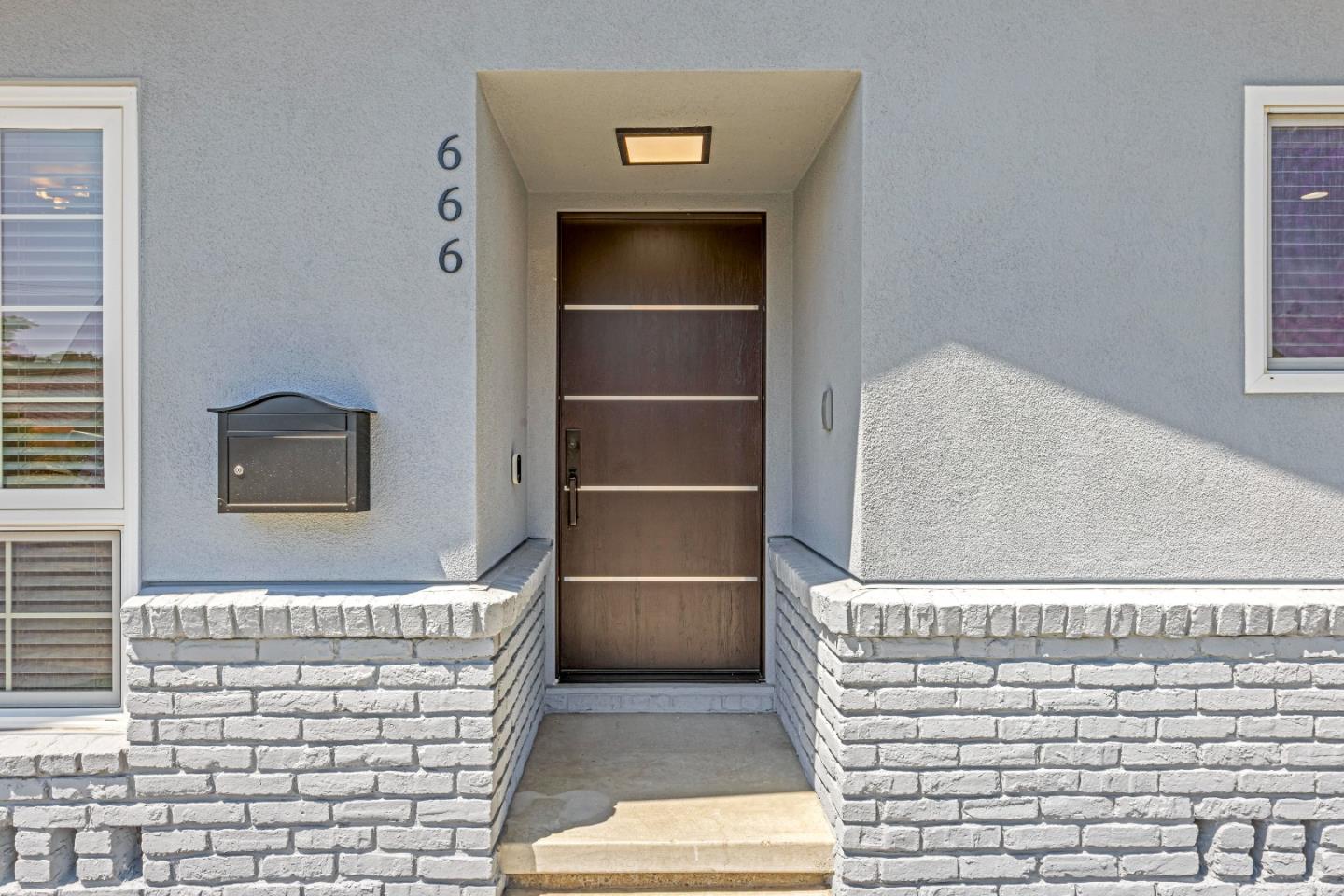 Detail Gallery Image 5 of 52 For 666 Fairlane Ave, Santa Clara,  CA 95051 - 3 Beds | 2 Baths