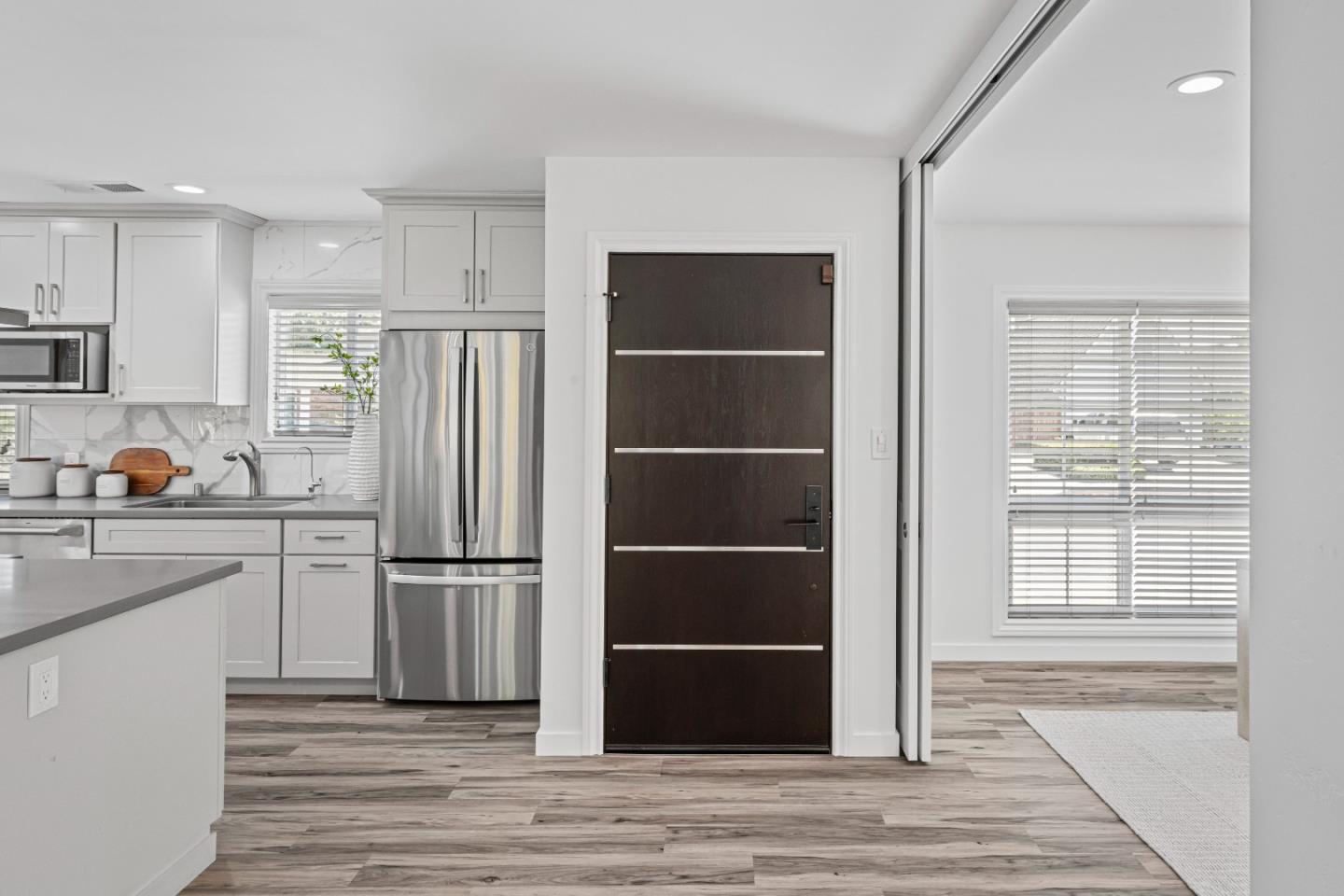 Detail Gallery Image 6 of 52 For 666 Fairlane Ave, Santa Clara,  CA 95051 - 3 Beds | 2 Baths