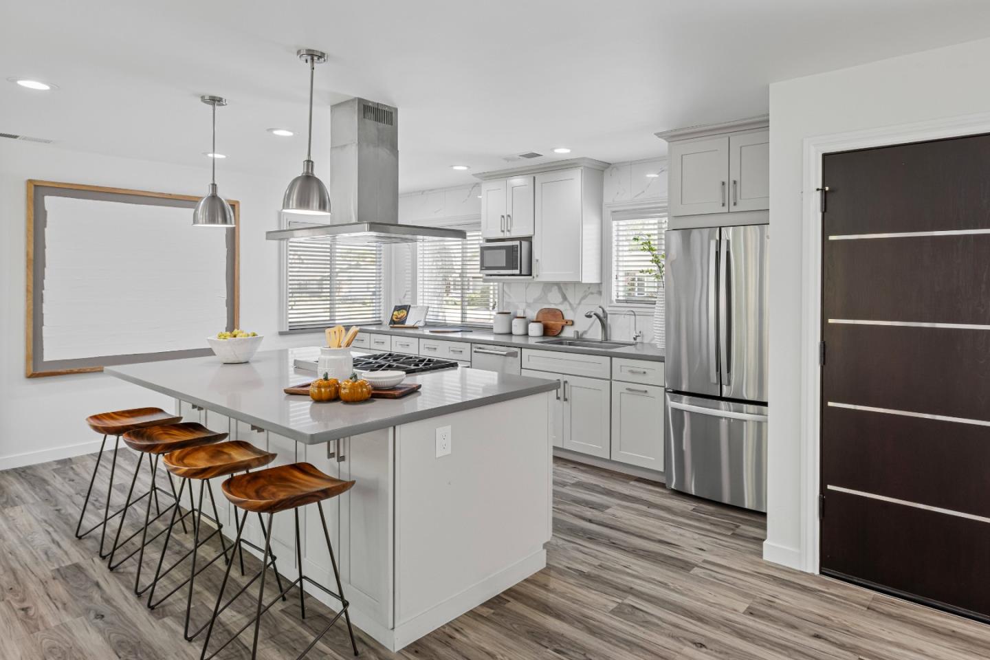 Detail Gallery Image 7 of 52 For 666 Fairlane Ave, Santa Clara,  CA 95051 - 3 Beds | 2 Baths