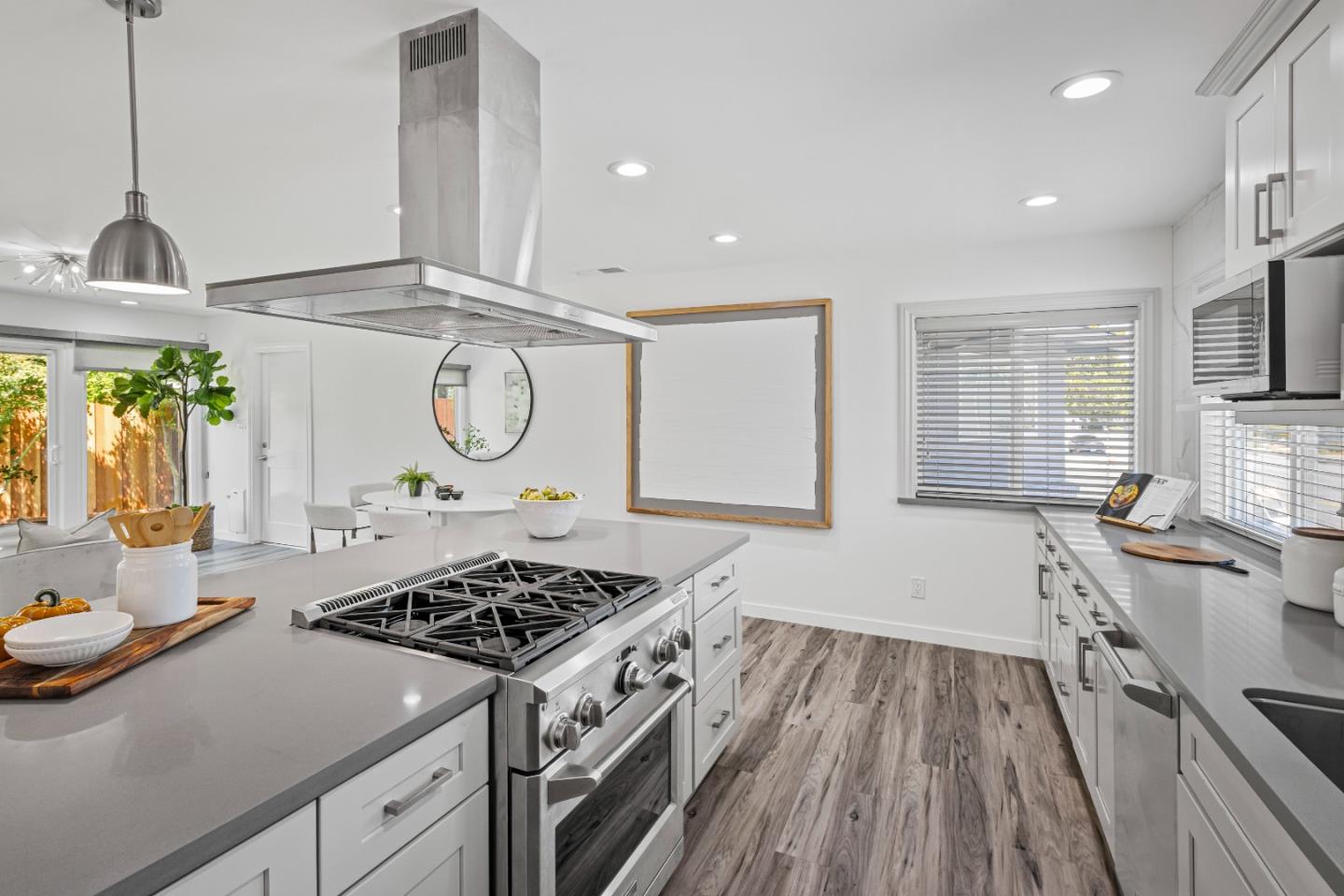 Detail Gallery Image 9 of 52 For 666 Fairlane Ave, Santa Clara,  CA 95051 - 3 Beds | 2 Baths