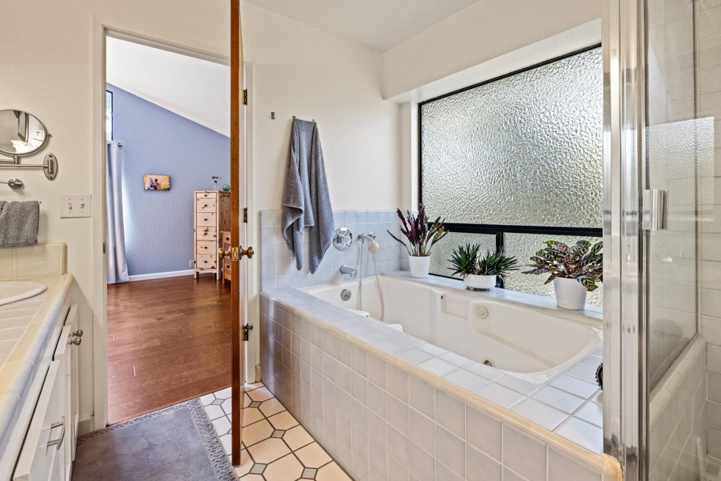 Detail Gallery Image 17 of 56 For 128 Hammond Rd, Monterey,  CA 93940 - 4 Beds | 3/1 Baths