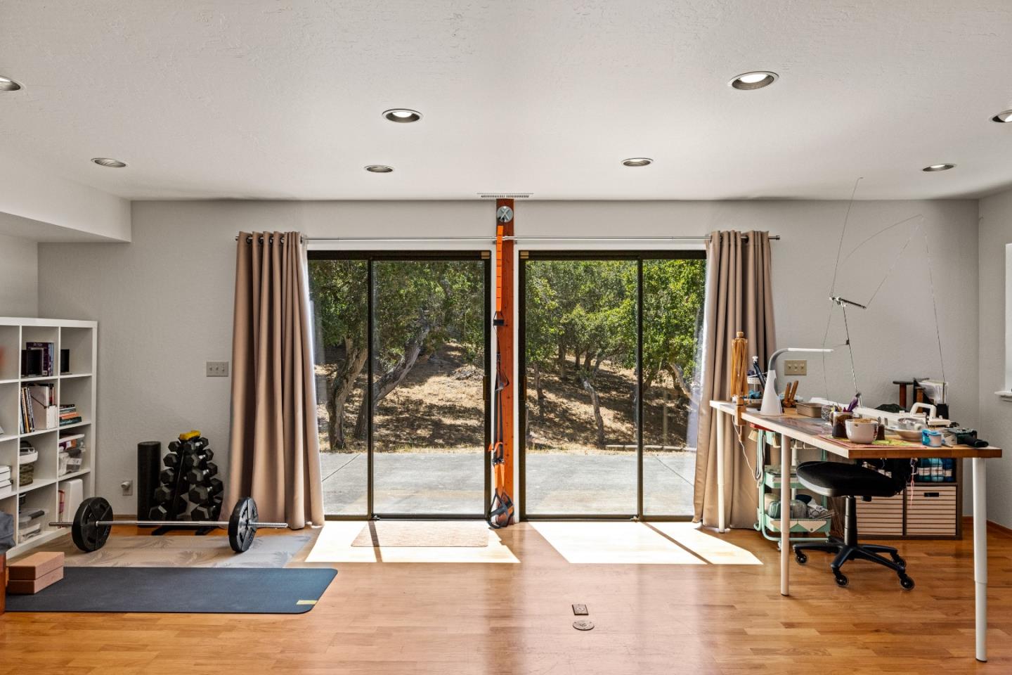 Detail Gallery Image 36 of 56 For 128 Hammond Rd, Monterey,  CA 93940 - 4 Beds | 3/1 Baths