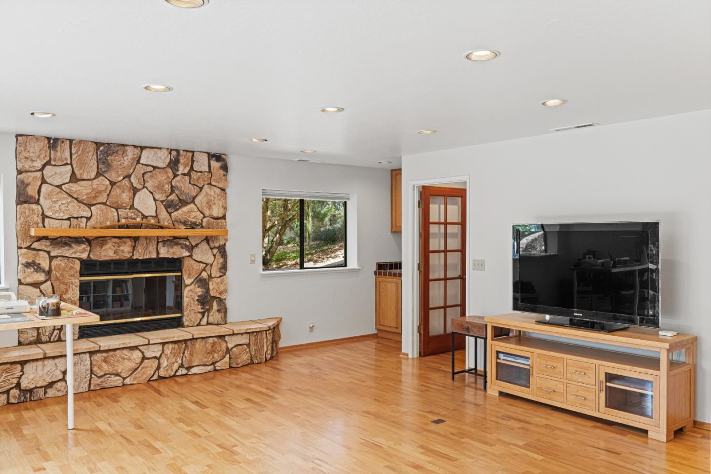 Detail Gallery Image 38 of 56 For 128 Hammond Rd, Monterey,  CA 93940 - 4 Beds | 3/1 Baths