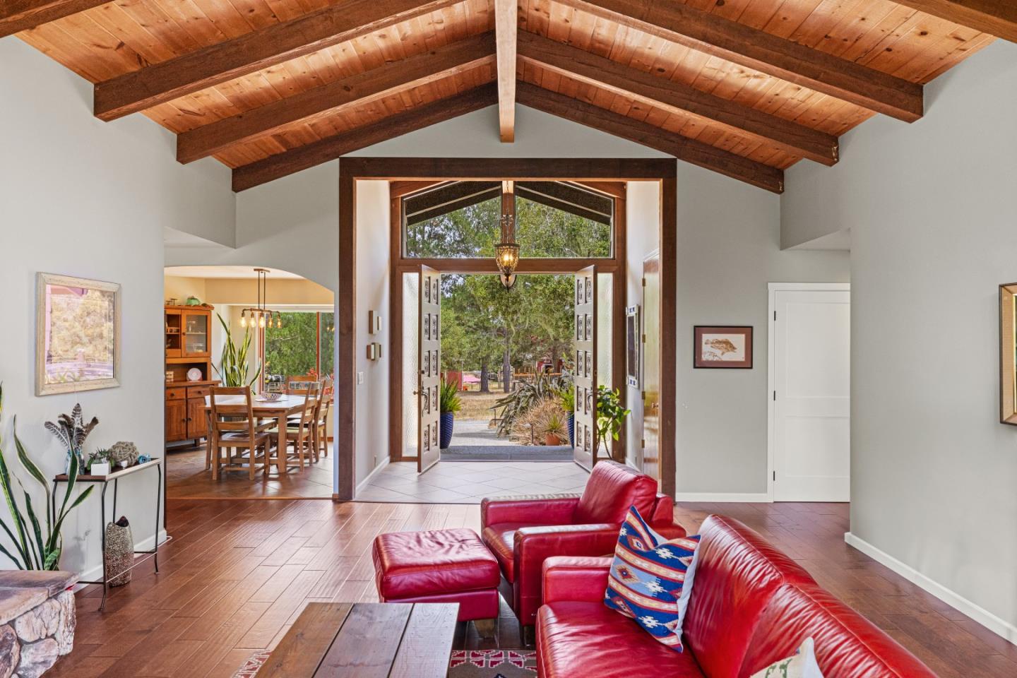Detail Gallery Image 4 of 56 For 128 Hammond Rd, Monterey,  CA 93940 - 4 Beds | 3/1 Baths