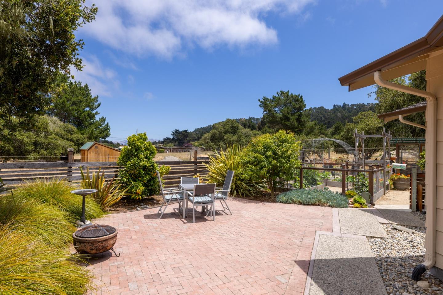 Detail Gallery Image 42 of 56 For 128 Hammond Rd, Monterey,  CA 93940 - 4 Beds | 3/1 Baths