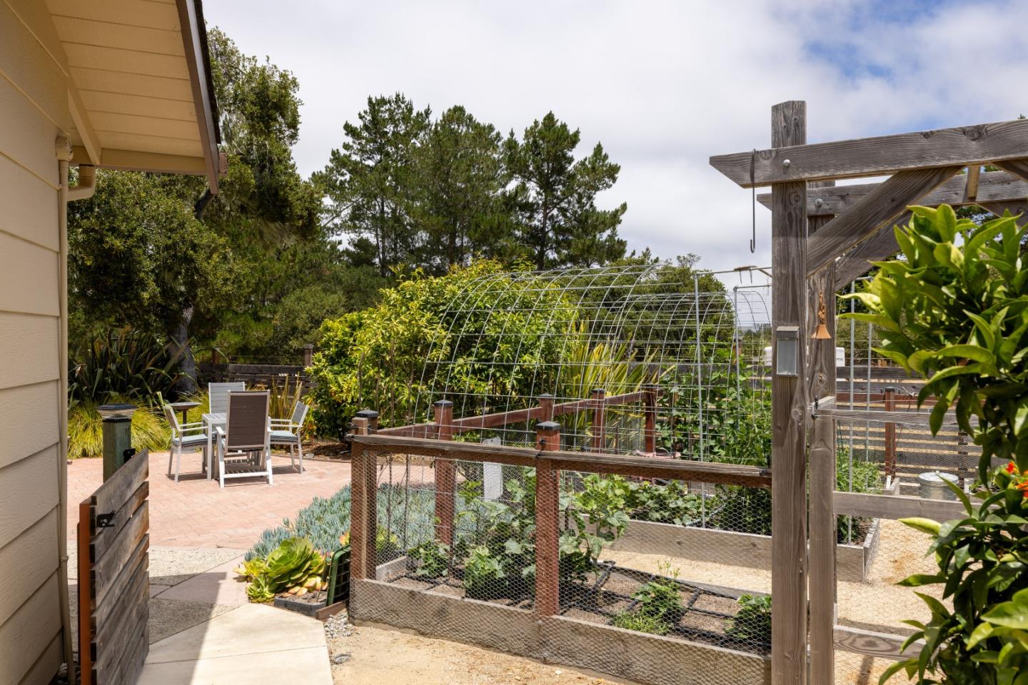 Detail Gallery Image 43 of 56 For 128 Hammond Rd, Monterey,  CA 93940 - 4 Beds | 3/1 Baths