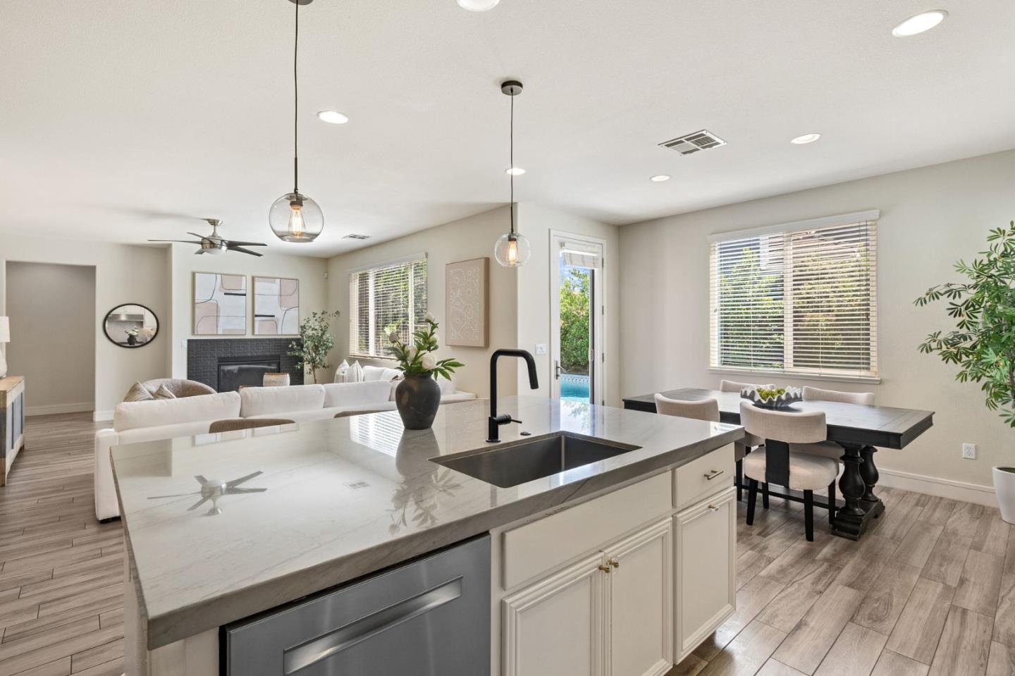 Detail Gallery Image 13 of 50 For 475 Bel Air Way, Morgan Hill,  CA 95037 - 4 Beds | 3/1 Baths