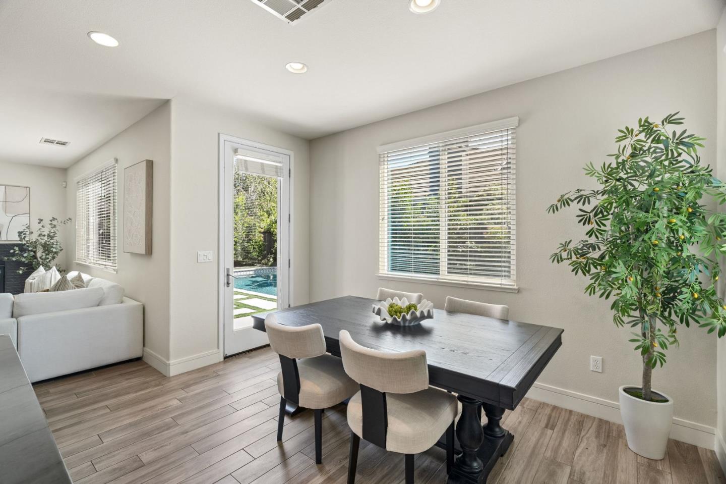 Detail Gallery Image 14 of 50 For 475 Bel Air Way, Morgan Hill,  CA 95037 - 4 Beds | 3/1 Baths