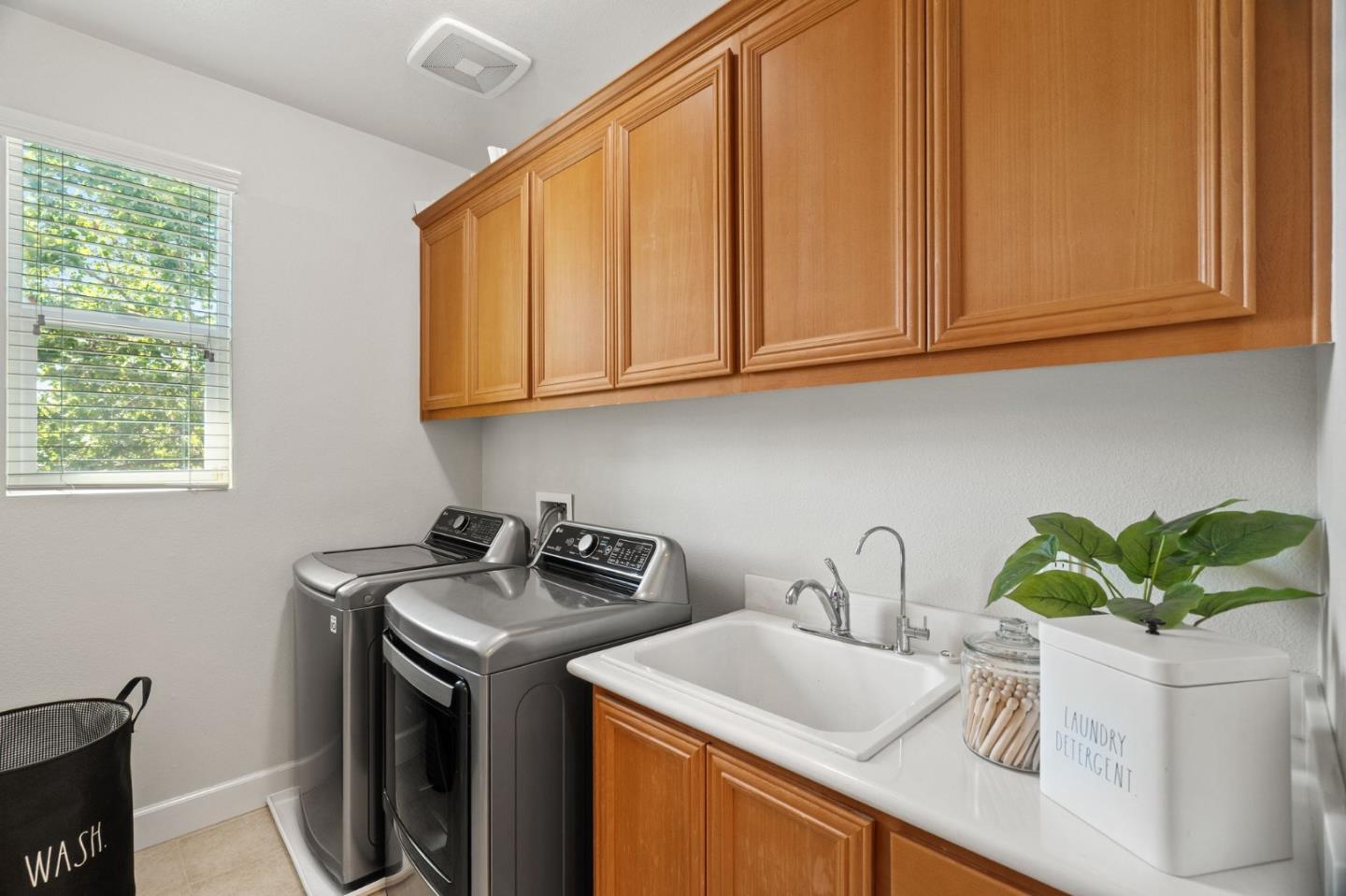Detail Gallery Image 32 of 50 For 475 Bel Air Way, Morgan Hill,  CA 95037 - 4 Beds | 3/1 Baths