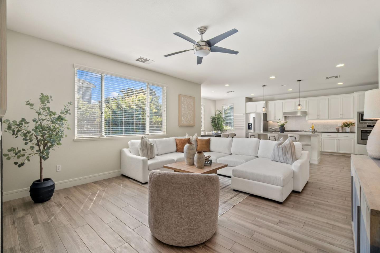 Detail Gallery Image 7 of 50 For 475 Bel Air Way, Morgan Hill,  CA 95037 - 4 Beds | 3/1 Baths