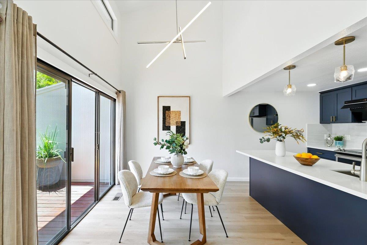 Detail Gallery Image 14 of 49 For 3383 Los Prados St, San Mateo,  CA 94403 - 2 Beds | 2 Baths